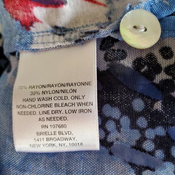 Brielle Blvd Burnout Top Size 8 Blue & Red Floral Semi Sheer Pearl Buttons Retro - Picture 7 of 12
